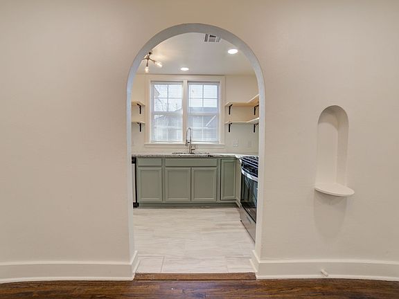 3rd image of 1133 S Allegheny Ave #2