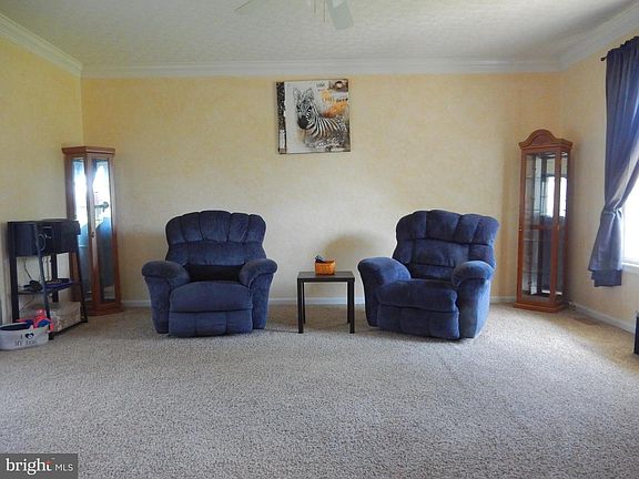 3rd image of 223 Carib St