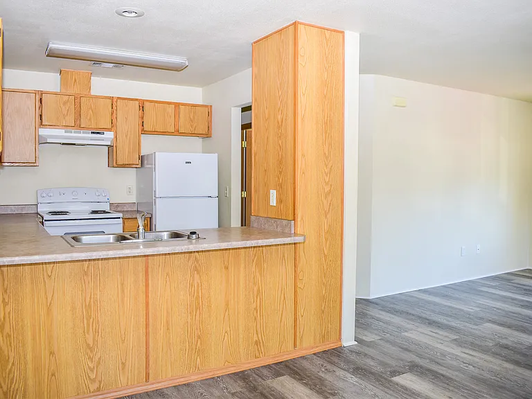 517 Western Ave #19 — Photo 1