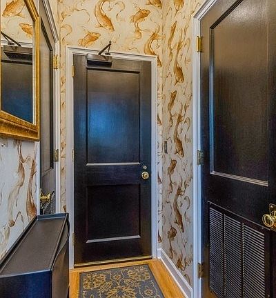 The entry features a koi patterned wallpaper
