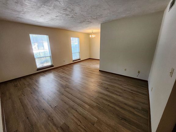 2nd image of 2061 Rickards Rd APT A