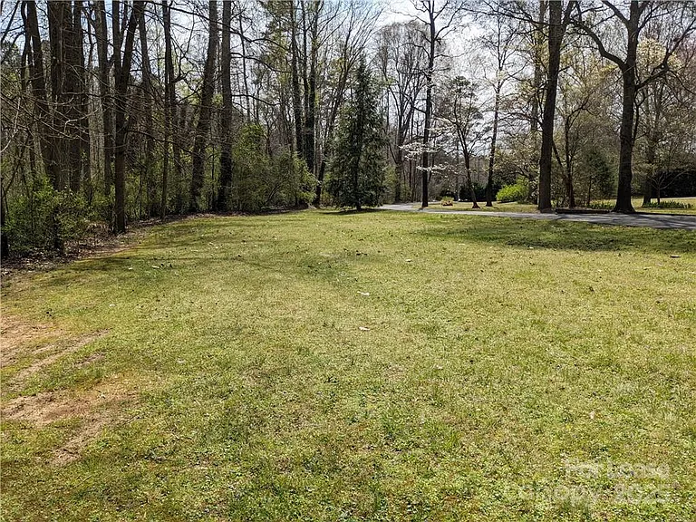 8505 Mount Holly Hntrsvlle Rd — Photo 28