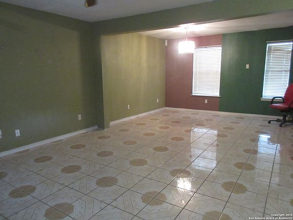 2nd image of 2442 CHRISTIAN