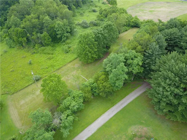 2041 Cemetery Rd, New Alexandria, PA 15670