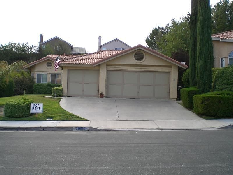 1st image of 39655 Highbury Dr