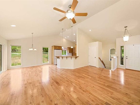 4th image of 2070 S Parkwood Cir