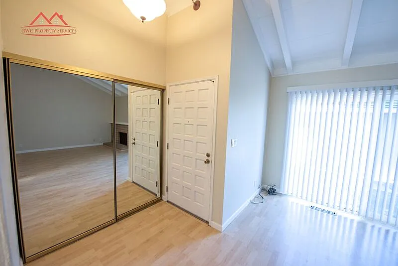 2 bed, 1.0 bath, 1212 sqft, $3,410 — Photo 3