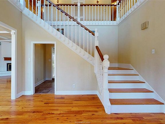 5th image of 8606 Rosewood Dr