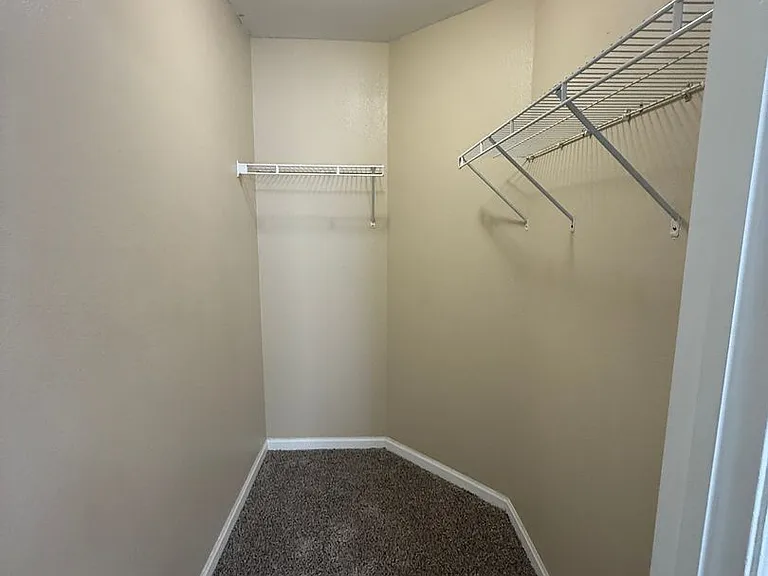 Highlands Apts — Photo 24