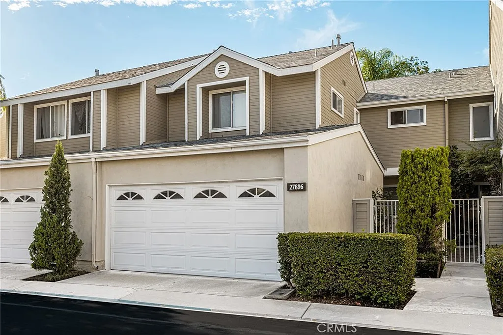 2 bed, 2.5 bath, 1223 sqft, $3,500 — Photo 1