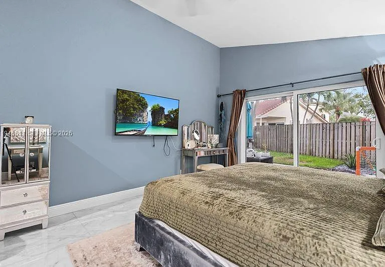 6952 NW 27th Ct — Photo 11