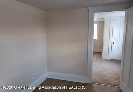 5th image of 208 E Mount Hope Ave