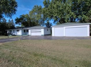 N1449 Hillside Blvd, Lake Geneva, WI 53147