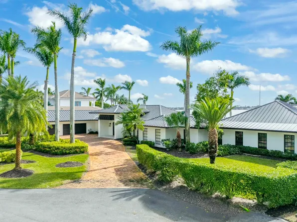 10 Yacht Club Place, Tequesta, FL 33469