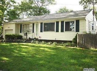 165 Thomas St, Brentwood, NY 11717