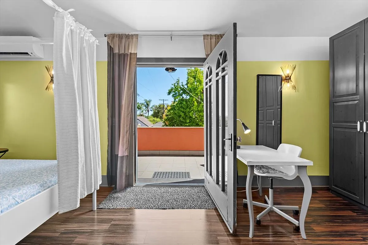 1 bed, $4,000 — Photo 3