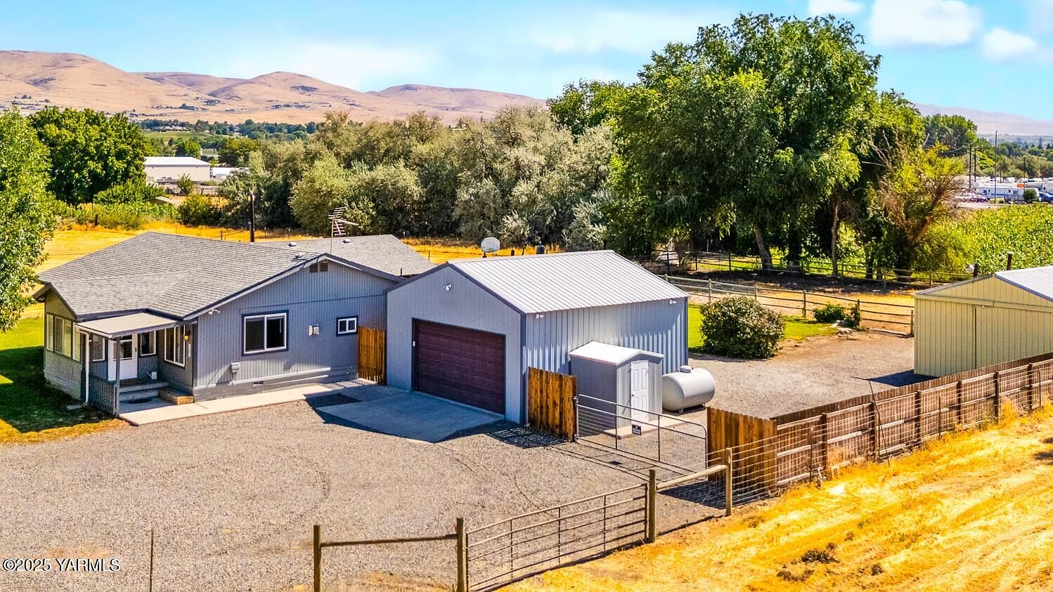 42bc06345cd4751750a77da5a6d430