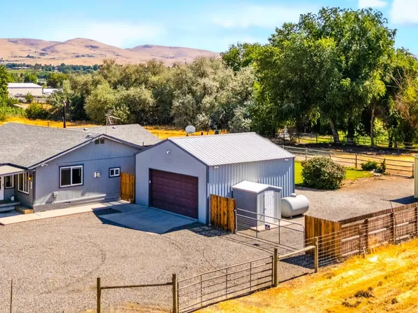 1207 S Keys Rd, Yakima, WA 98901