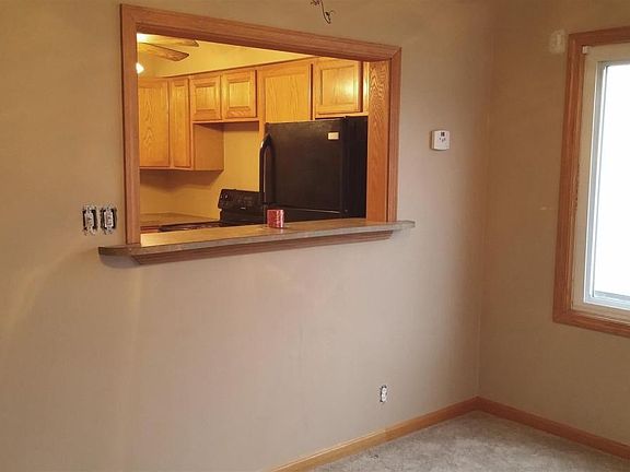 3rd image of 366 Jennings Ave