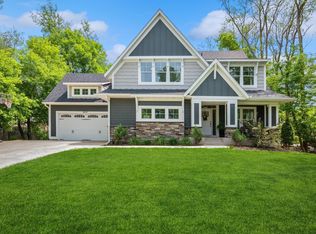 6853 Nez Perce Dr, Chanhassen, MN 55317