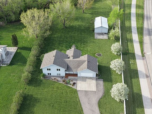 3rd image of 104 Golden Spike Rd