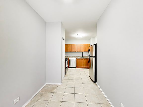 4th image of 740 S Federal St APT 810