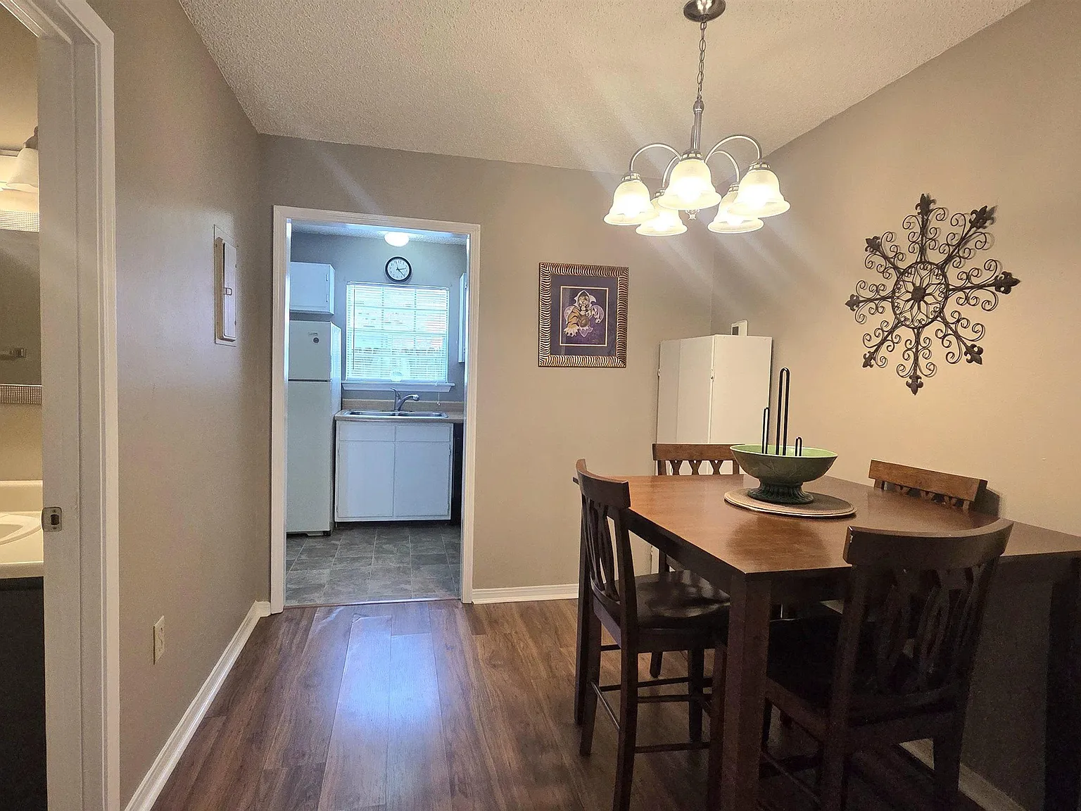 2 bed, 1088 sqft, $1,100 — Photo 4