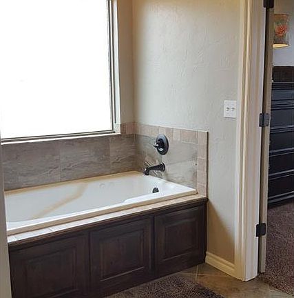 5th image of 1706 Amelia Dr
