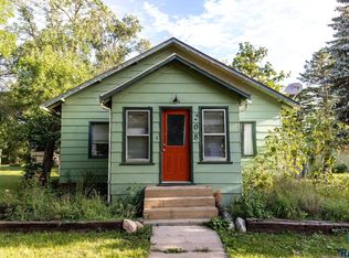 208 W 6th St, Kimball, SD 57355