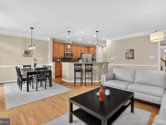 2nd image of 58 Sharpstead Ln