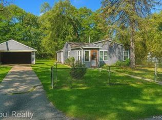 1489 Wren St, Wixom, MI