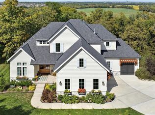 16140 Canterbury Rd, Stilwell, KS 66085