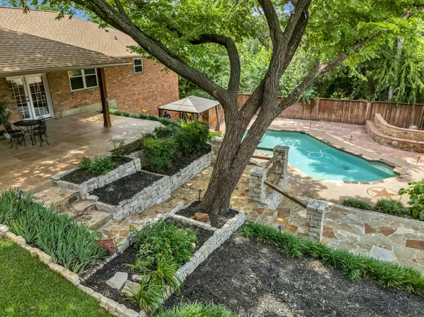 3908 Wildwood Dr, Euless, TX 76040