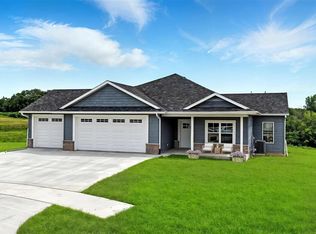310 Vista Ridge Dr, Kalona, IA 52247