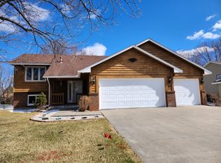 8976 Norwood Ln N, Maple Grove, MN 55369