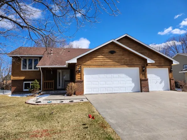 8976 Norwood Ln N, Maple Grove, MN 55369