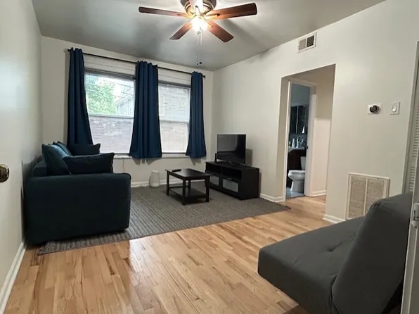 4240 N Clarendon Ave APT 213N, Chicago, IL 60613