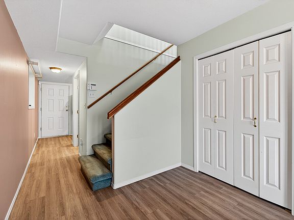 3rd image of 2985 Gilbert Rd