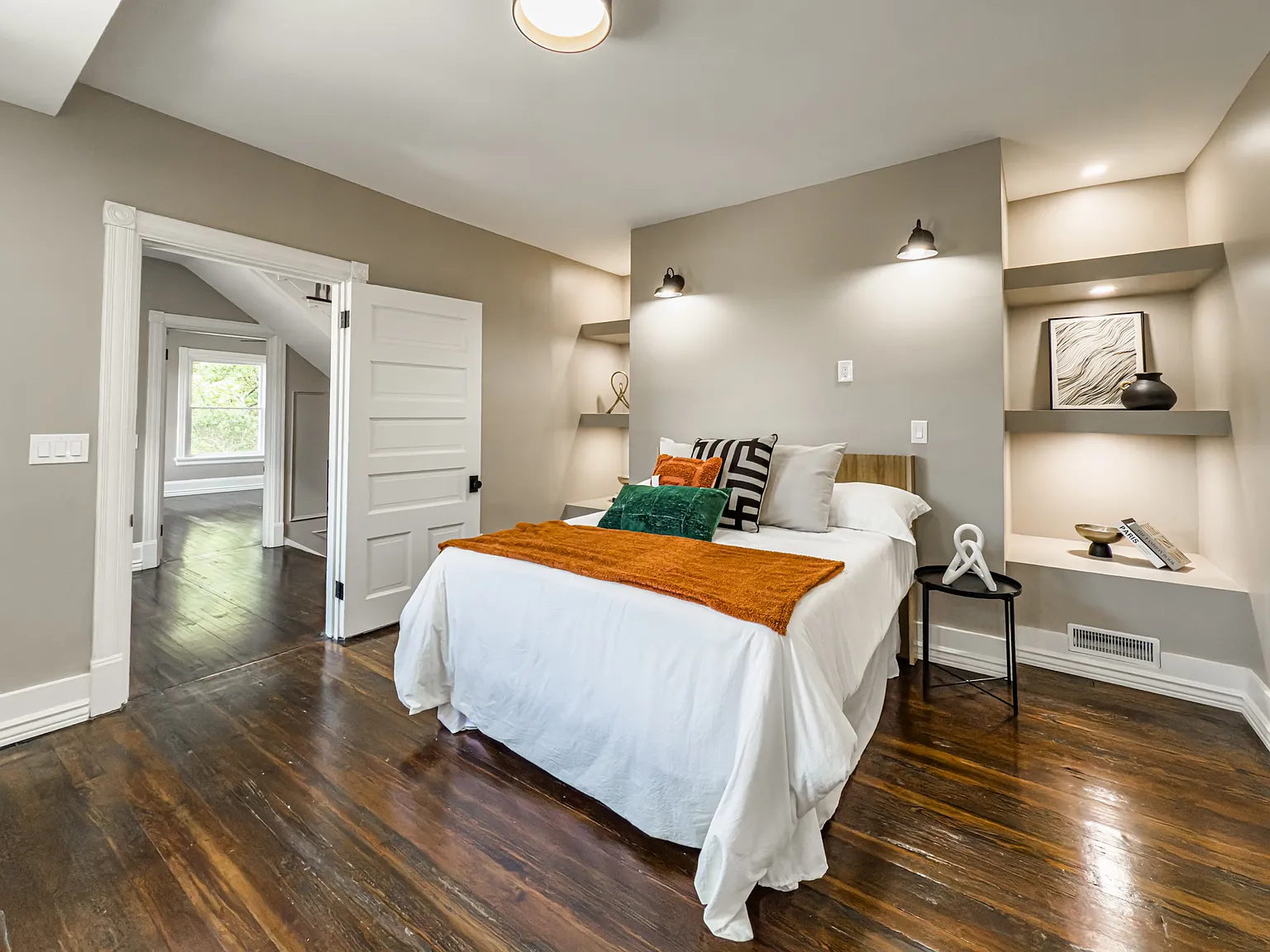 4 bed, 2.5 bath, 3487 sqft, $4,000 — Photo 3