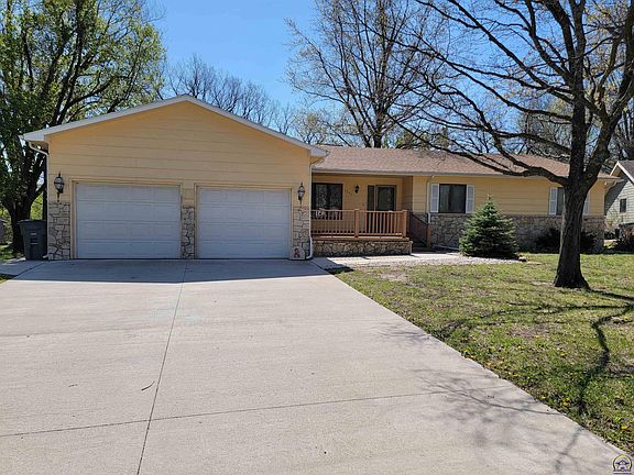 2nd image of 2520 Willow Ln