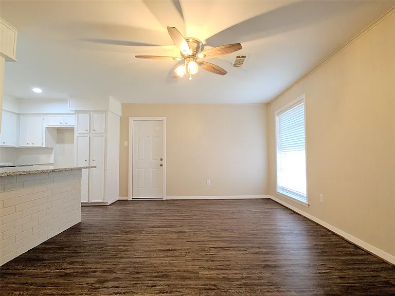 4805 Crepe Myrtle Ln — Photo 6