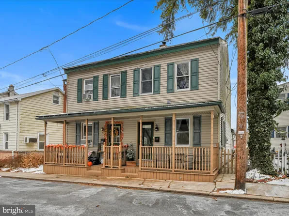 56 Carbon St, Pine Grove, PA 17963