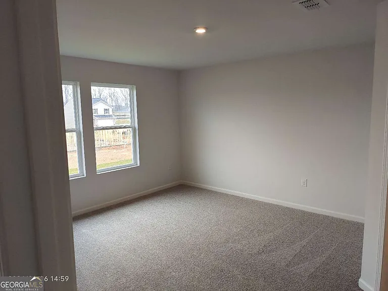 556 Pemberton St — Photo 17