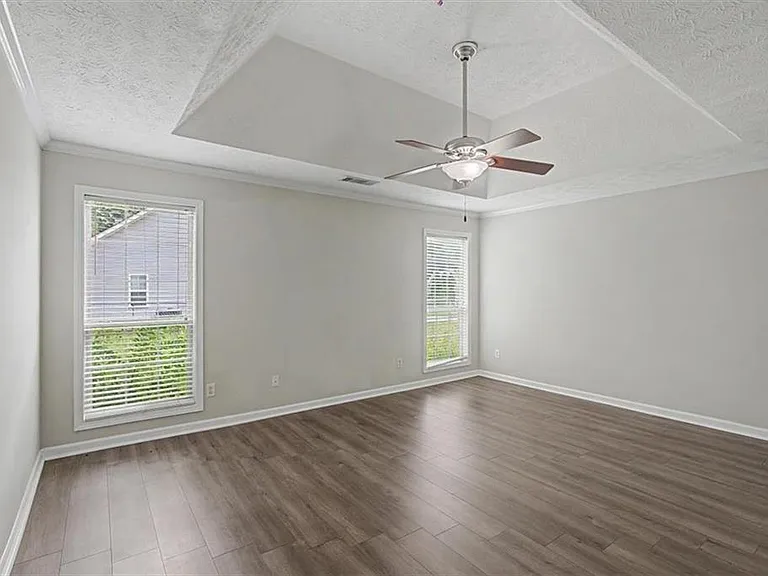 665 Peachtree Trails Dr — Photo 11