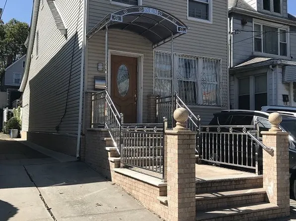 6340 Booth St, Rego Park, NY 11374