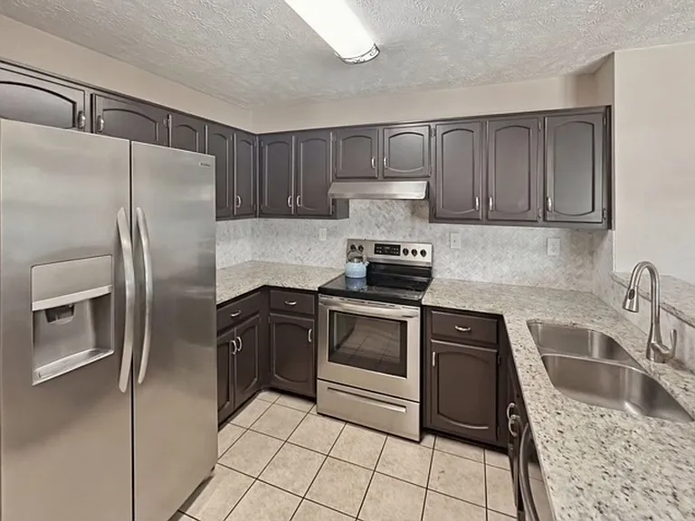 115 Juniper Ct — Photo 8