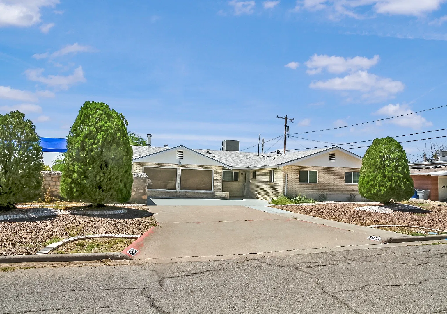 5801 Viewmont Ln — Photo 2