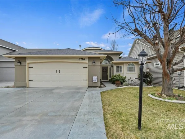 6770 E Greens Dr, Nampa, ID 83687