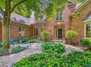 450 Courtney Cir, Sugar Grove, IL 60554