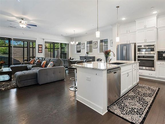 4th image of 350 Anglewood Ave